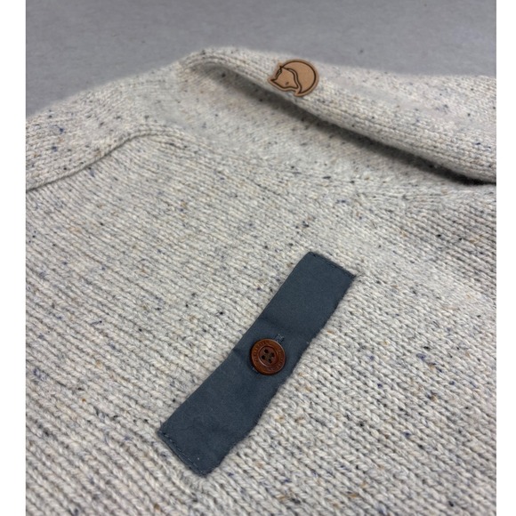 Men's Fjallraven Lada Round Crew Neck Sweater Large Beige Lambswool Pocket Logo - Picture 4 of 10